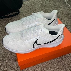 NEW Nike Air Zoom Pegasus 39 TB
